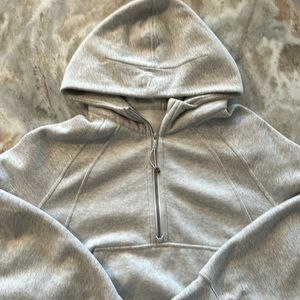 Lululemon Scuba Oversized 1/2 Zip Hoodie
Heathered Core Ultra Light Grey XL/XXL